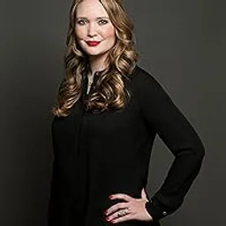 Sarah J. Maas