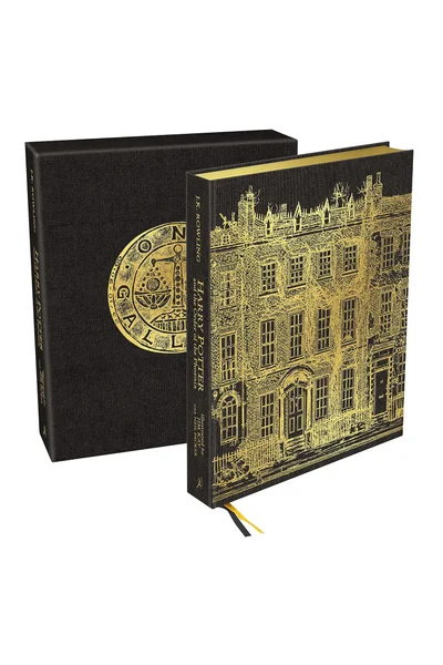 Harry Potter and the Order of the Phoenix: Deluxe Illustrated Slipcase Edition (International Edition)